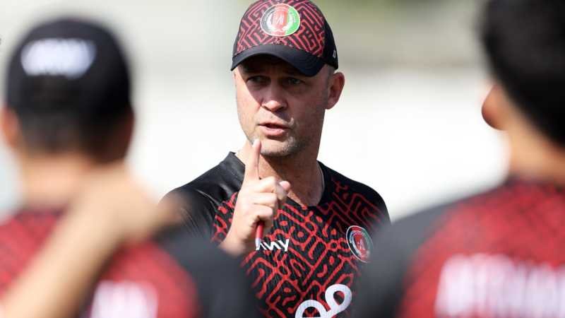 Jonathan Trott Takes Charge of England Lions as Flintoff Successor Candidate
