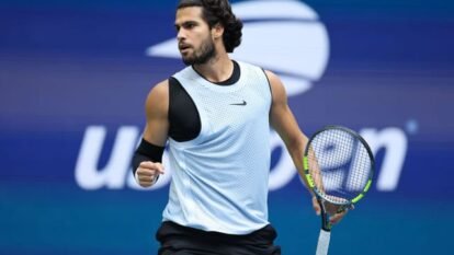 John McEnroe Compares Carlos Alcaraz to Roger Federer, Raises Health Concern John McEnroe Compares Carlos Alcaraz to Roger Federer, Raises Health Concern