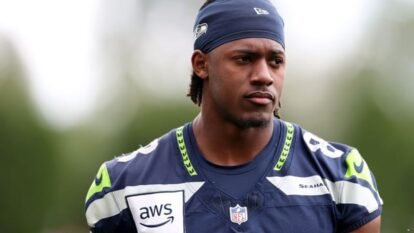 Jadarian Price Limited to 10 Carries as Seahawks Face Criticism After Patriots Win Jadarian Price Limited to 10 Carries as Seahawks Face Criticism After Patriots Win