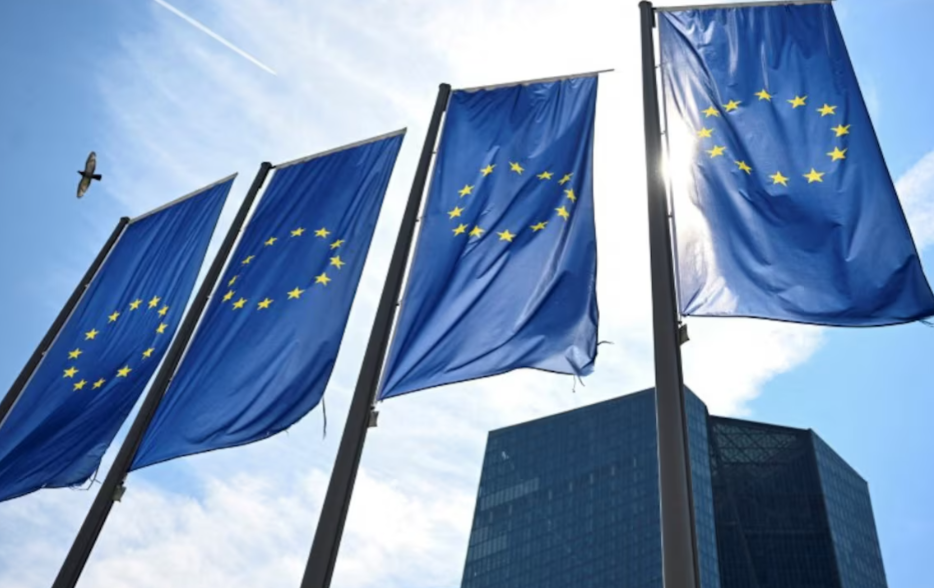 ECB Raises Interest Rate to 2.50% as Oil Tops $100