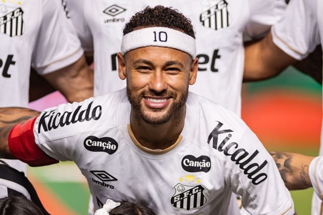 Neymar Viral Video: Santos Star Mocks Rival Fans Despite Injury