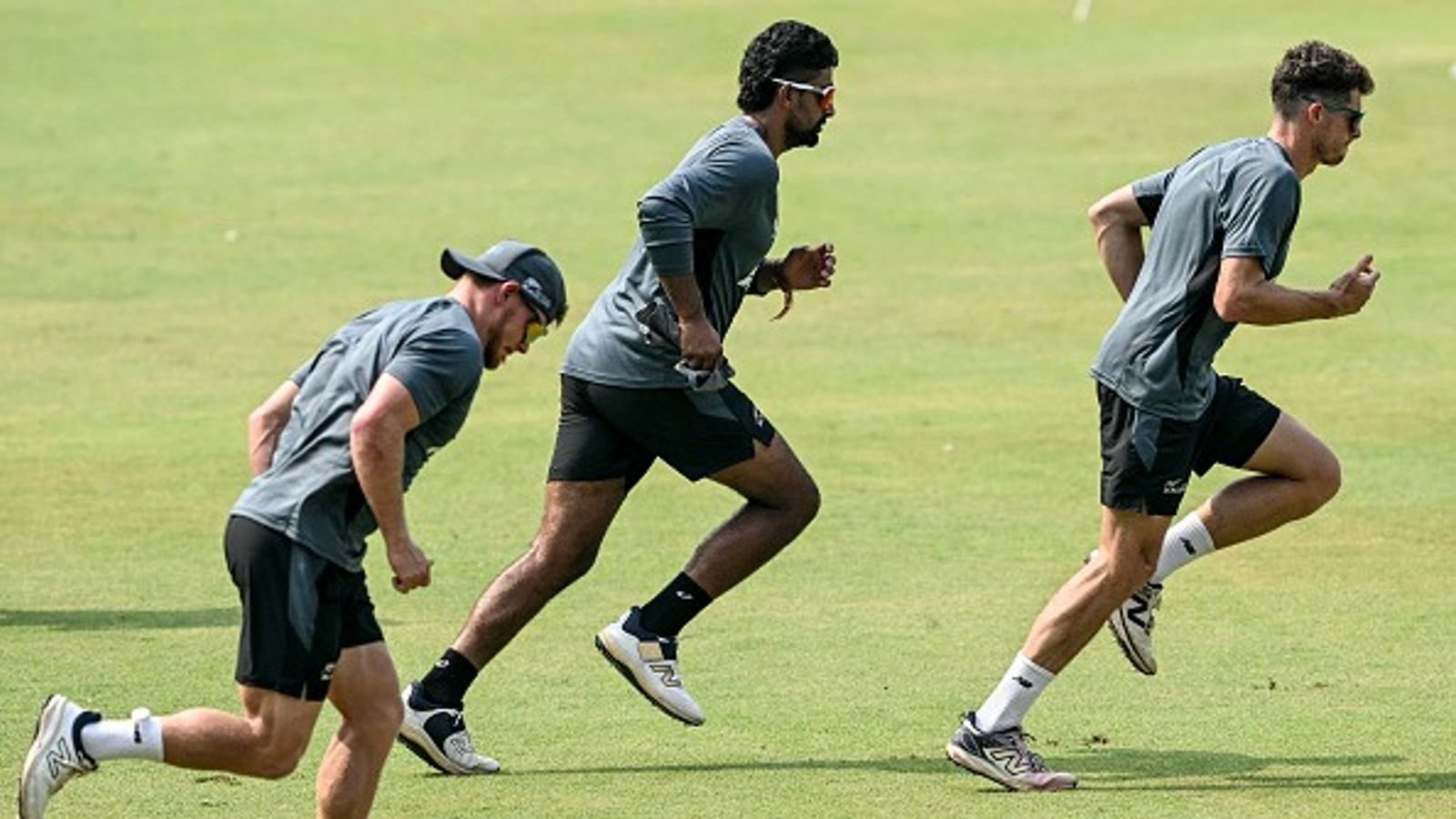 Mitchell Santner Rejects Lucrative BBL Offer to Prioritise New Zealand vs India Tests