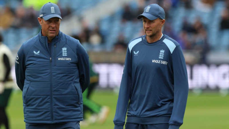 Marcus Trescothick’s England Test Future Unclear After Pakistan Sweep