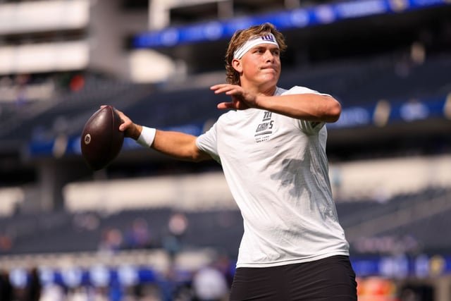 Jaxson Dart Injury Update: Giants QB Suffers Concerning Knee Injury