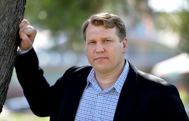 Chris Nowinski Challenges NFL’s Guardian Caps Claims Over Concussion Protection