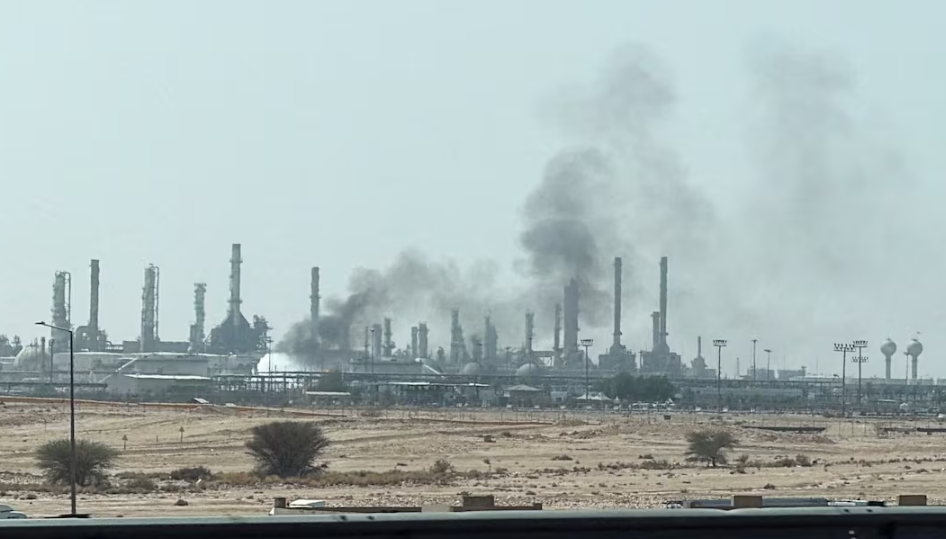 Oil Prices Rise as US Storm and Houthi Attacks Threaten Supply