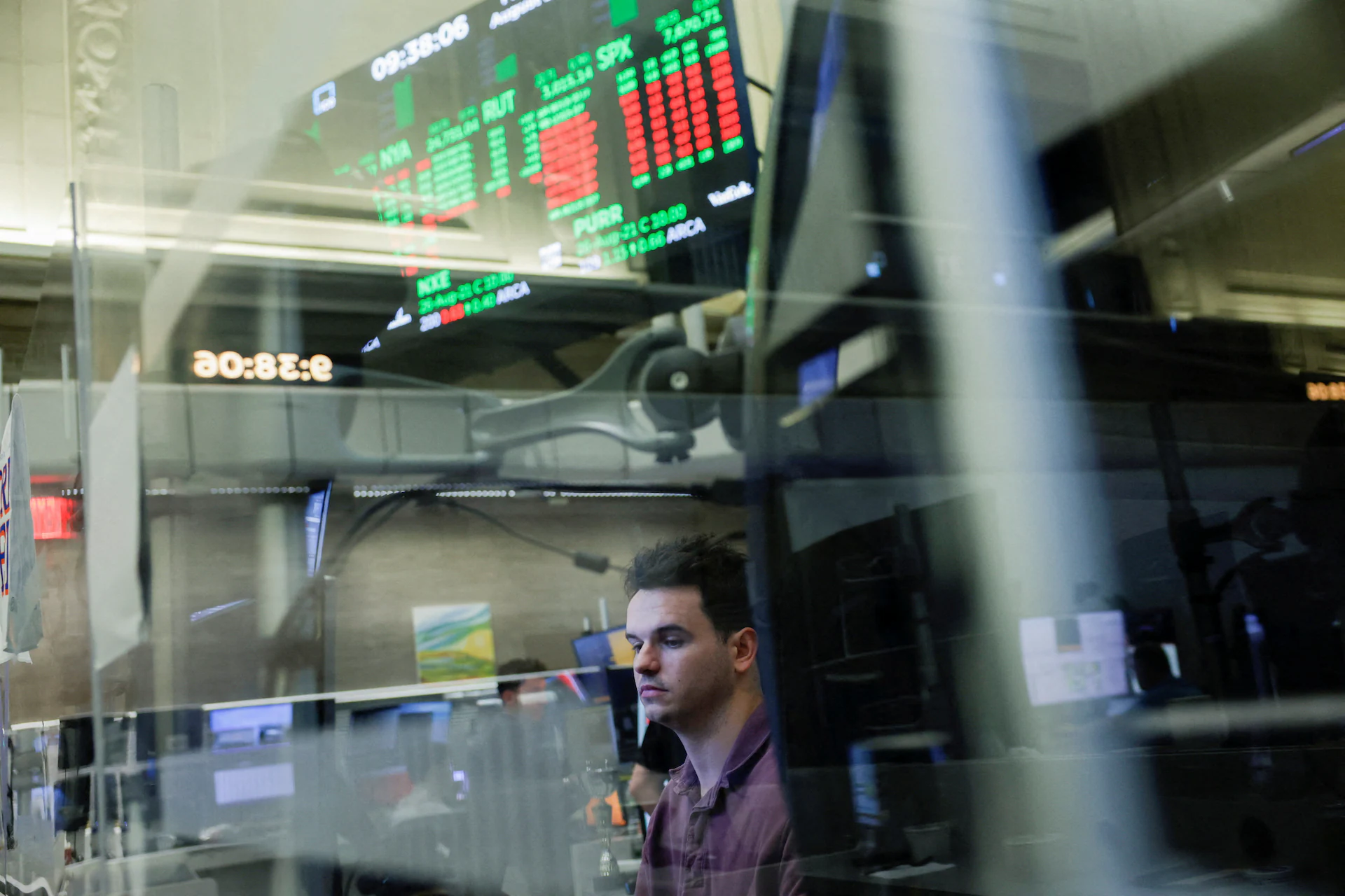 S&P 500 and Nasdaq Fall as Chip Stocks Face Pressure