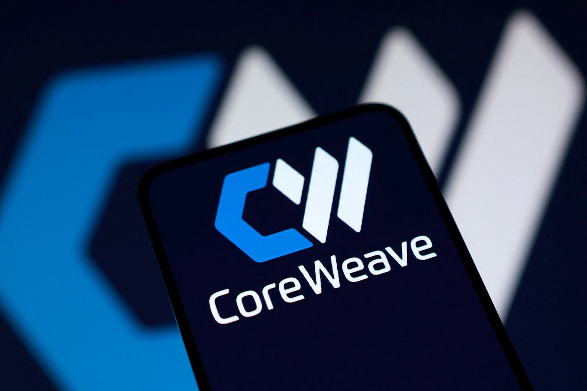 CoreWeave Stock Plunges as AI Sell-Off Deepens