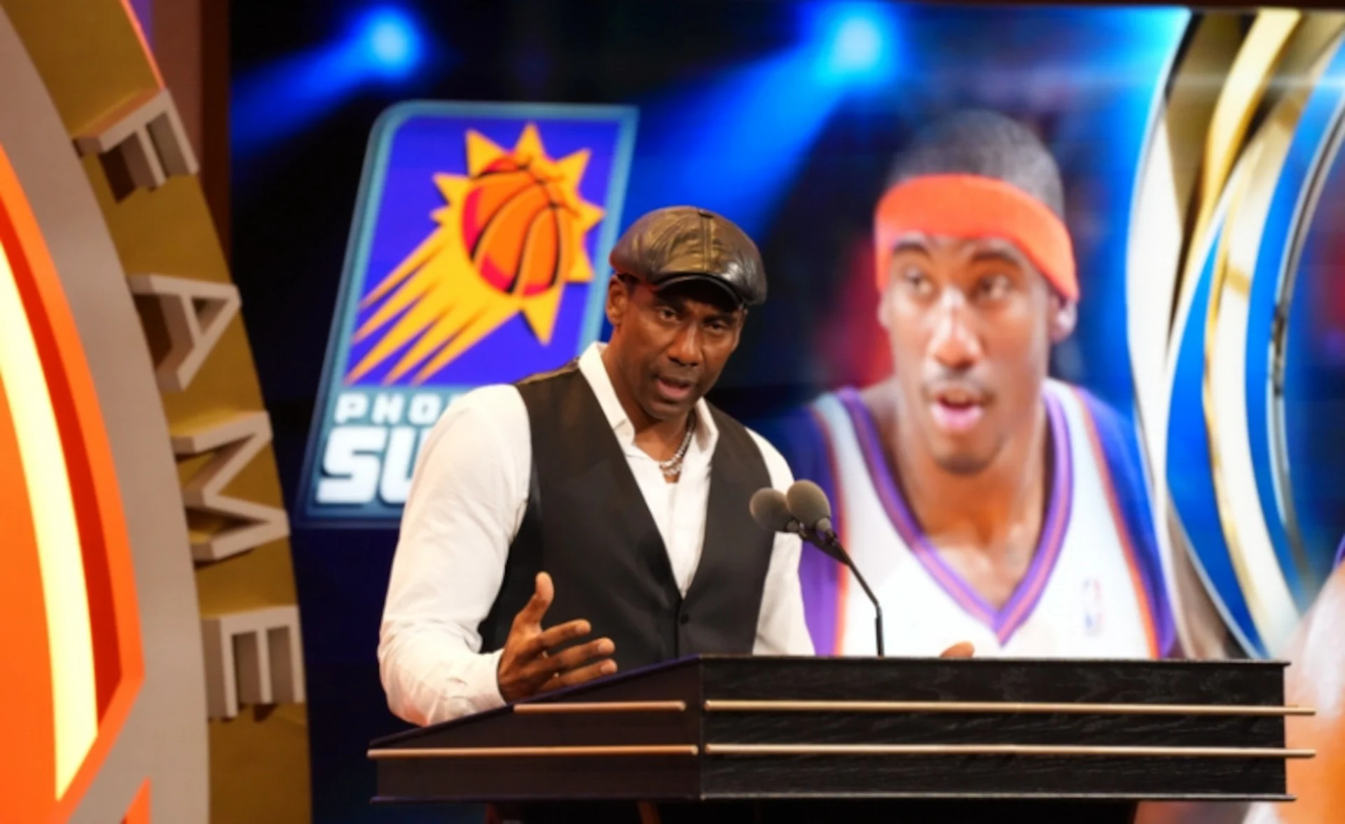 Amar'e Stoudemire Goes From Miami Heat to Police Officer
