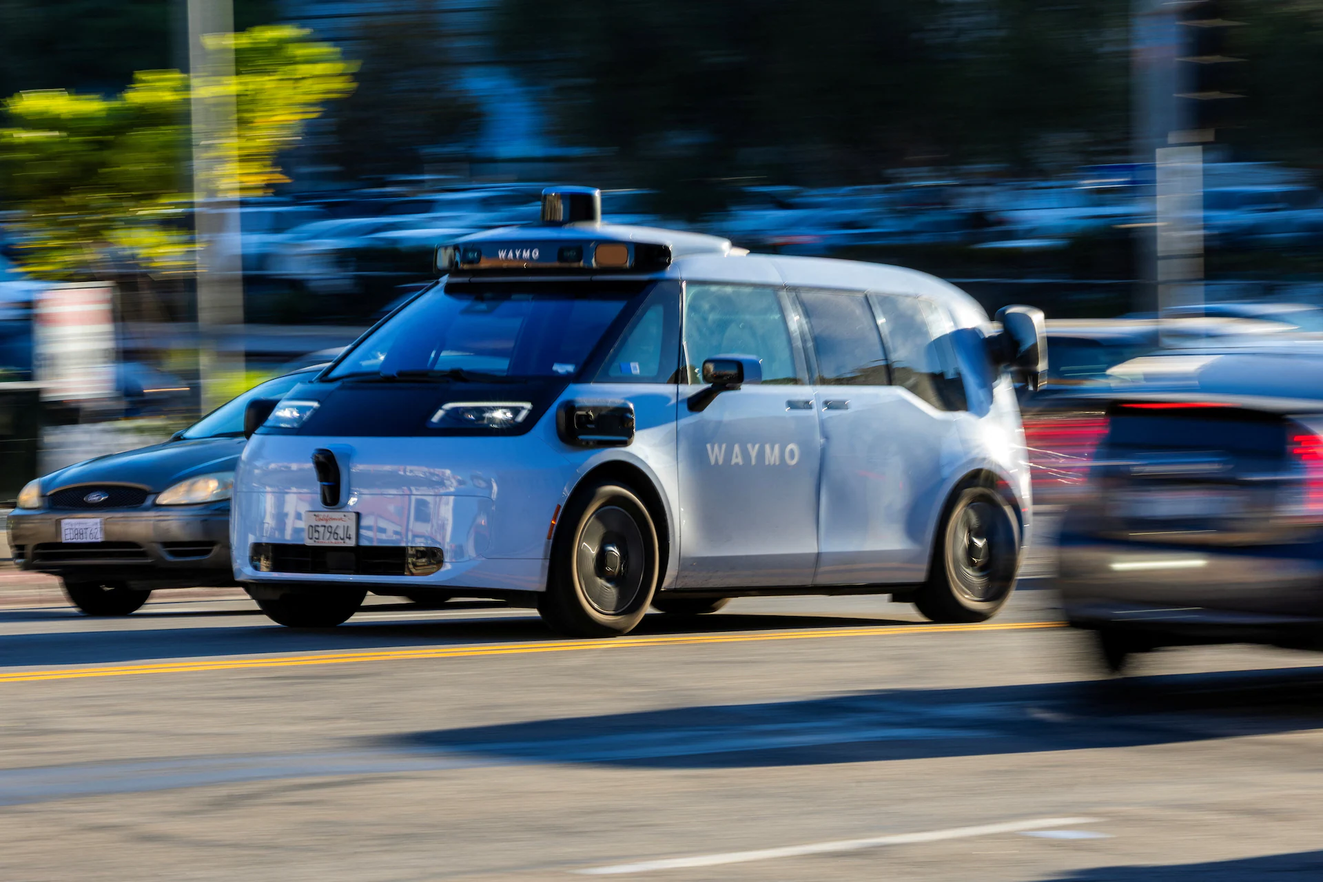 Waymo Plans First Canadian Robotaxi Service in Toronto by 2028