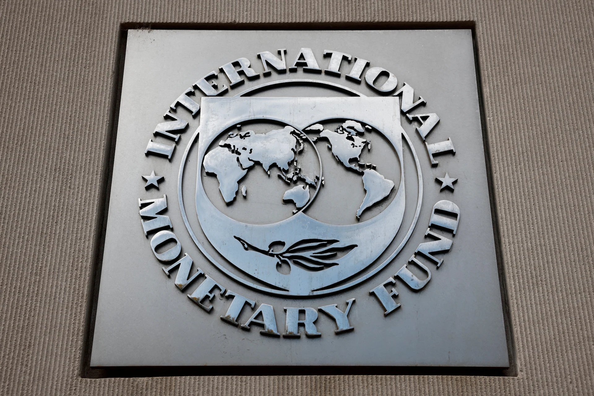 IMF Says Global Economy Is Resilient Despite Rising Risks
