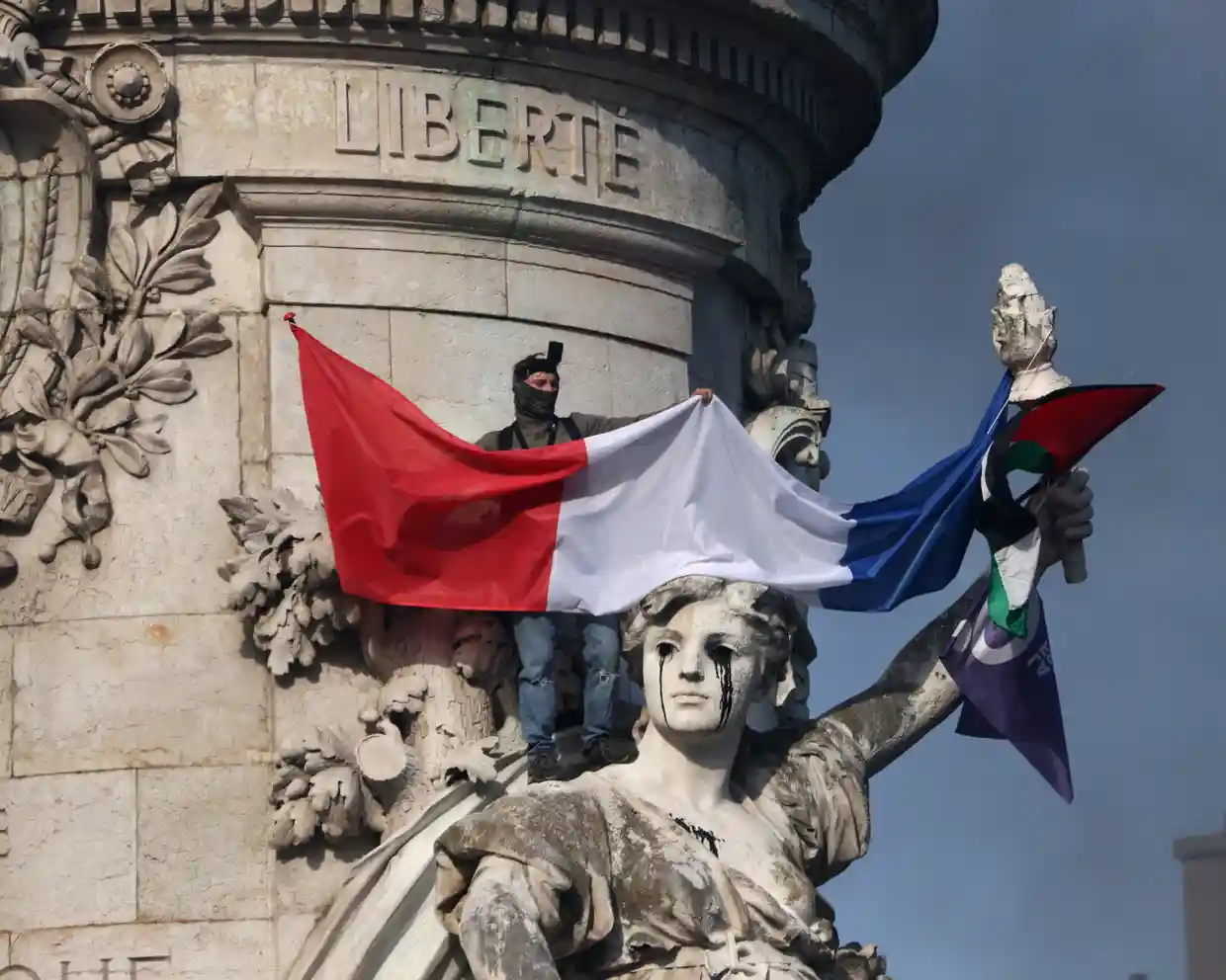 France Protests: Over 400 Arrested as Clashes Spread