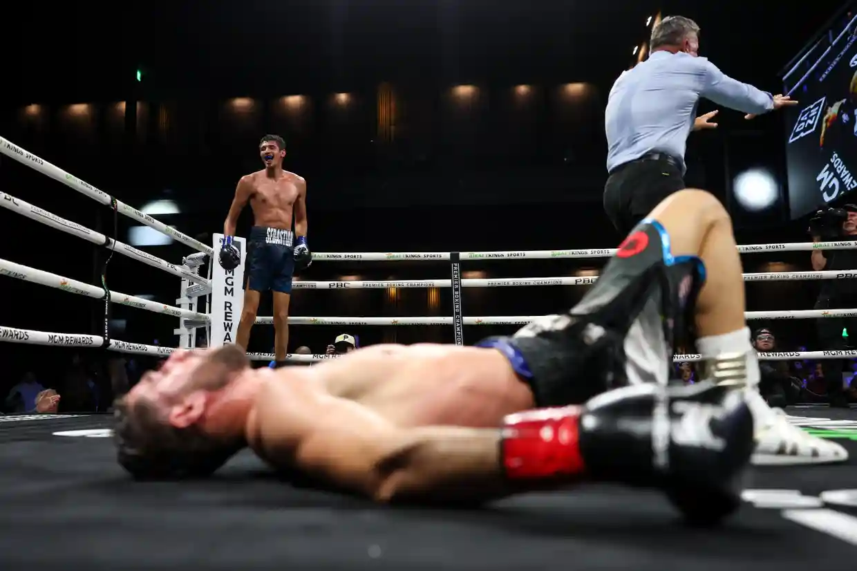 Sebastian Fundora Knocks Out Hadribeaj in Final Second
