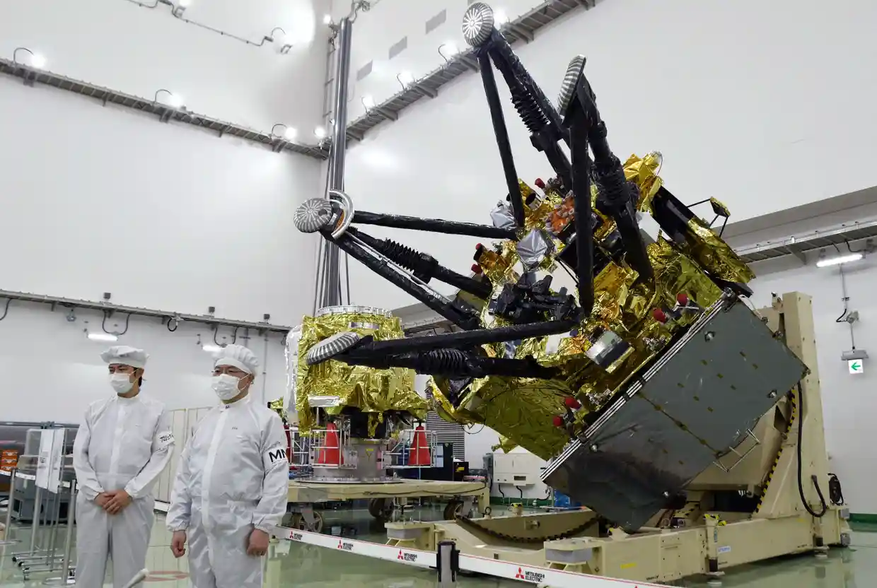 Japan’s MMX Mission to Collect Samples From Phobos