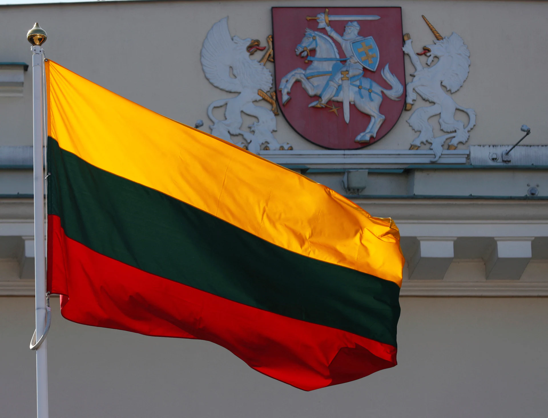 Lithuania Issues Shelter Warning After Suspected Drone Entry