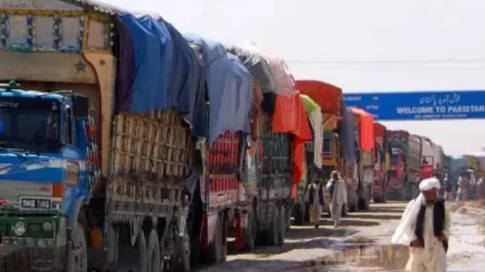 Pakistan Suspends Iran Border Trade, Raising LPG Concerns
