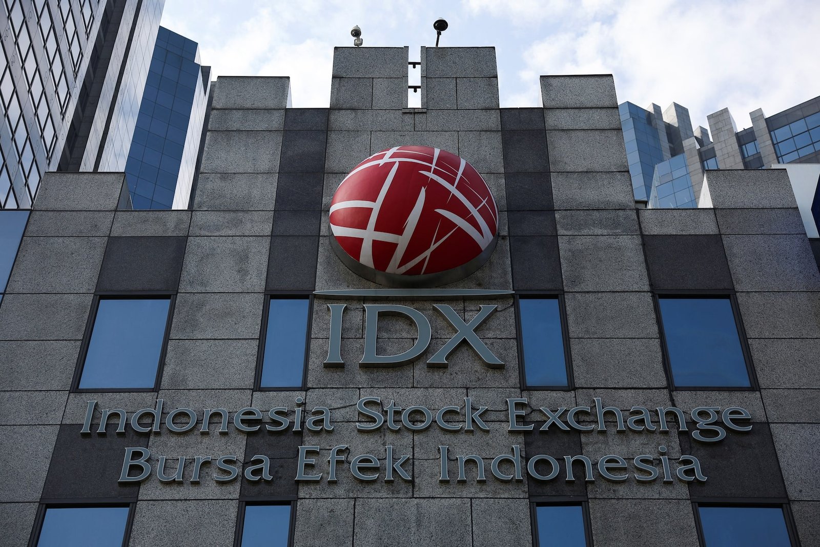 Indonesia Stocks Plunge 11.6% After MSCI Warning