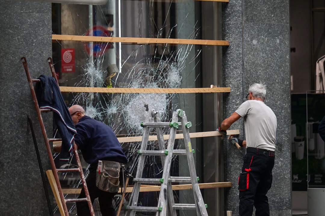 Milan Luxury Shops Shut as Meloni Plans Security Crackdown