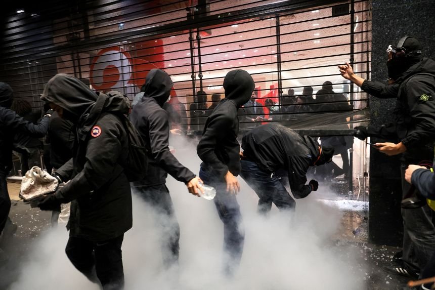 Vinted Removes Looted Goods as France Tightens Online Checks
