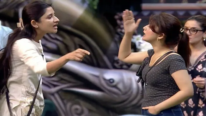 Bigg Boss 20: Kanika Mann Challenges Arishfa Khan After Bed Incident