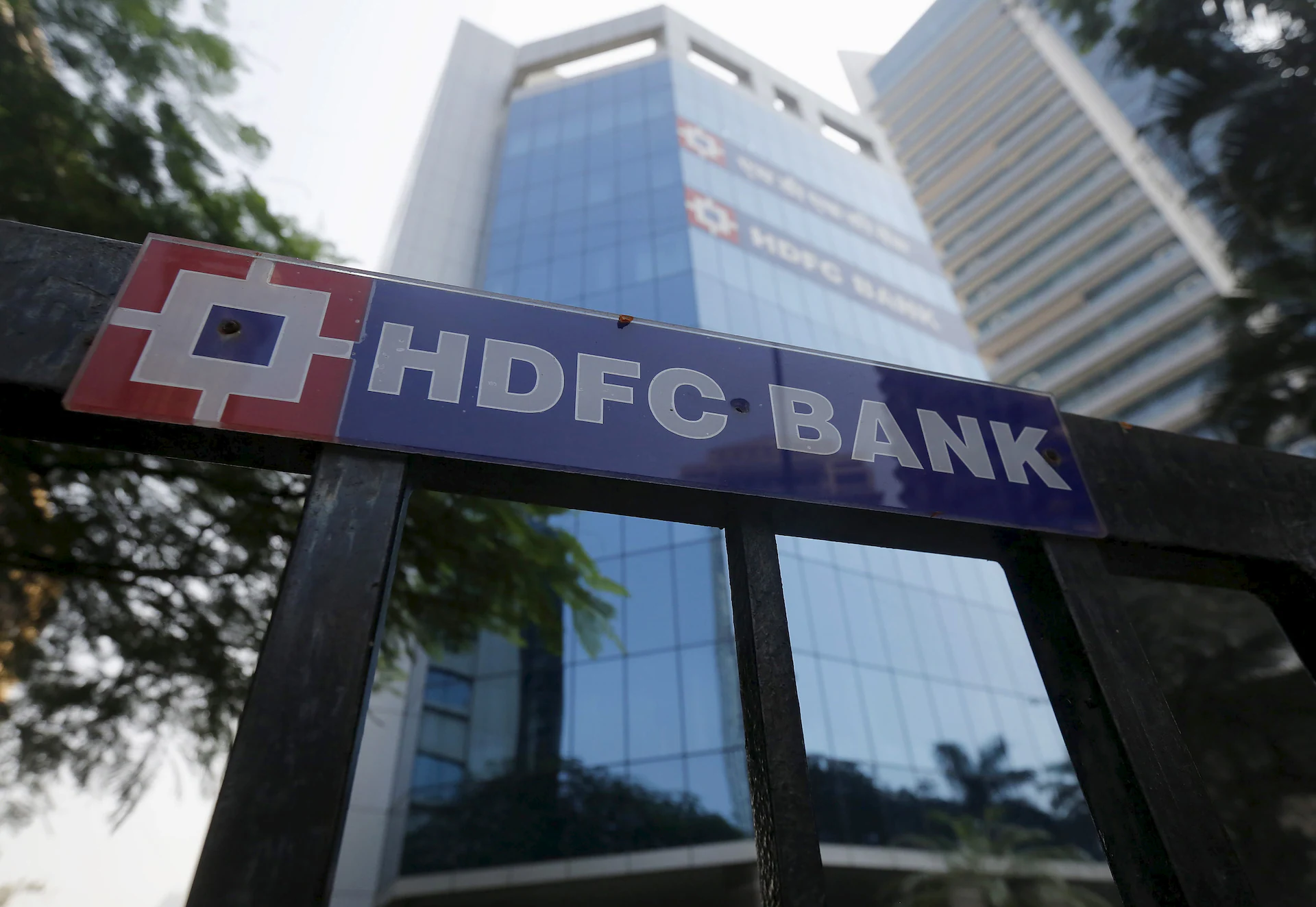 HDFC Bank Probe Finds Two Executives Leaked Confidential Data