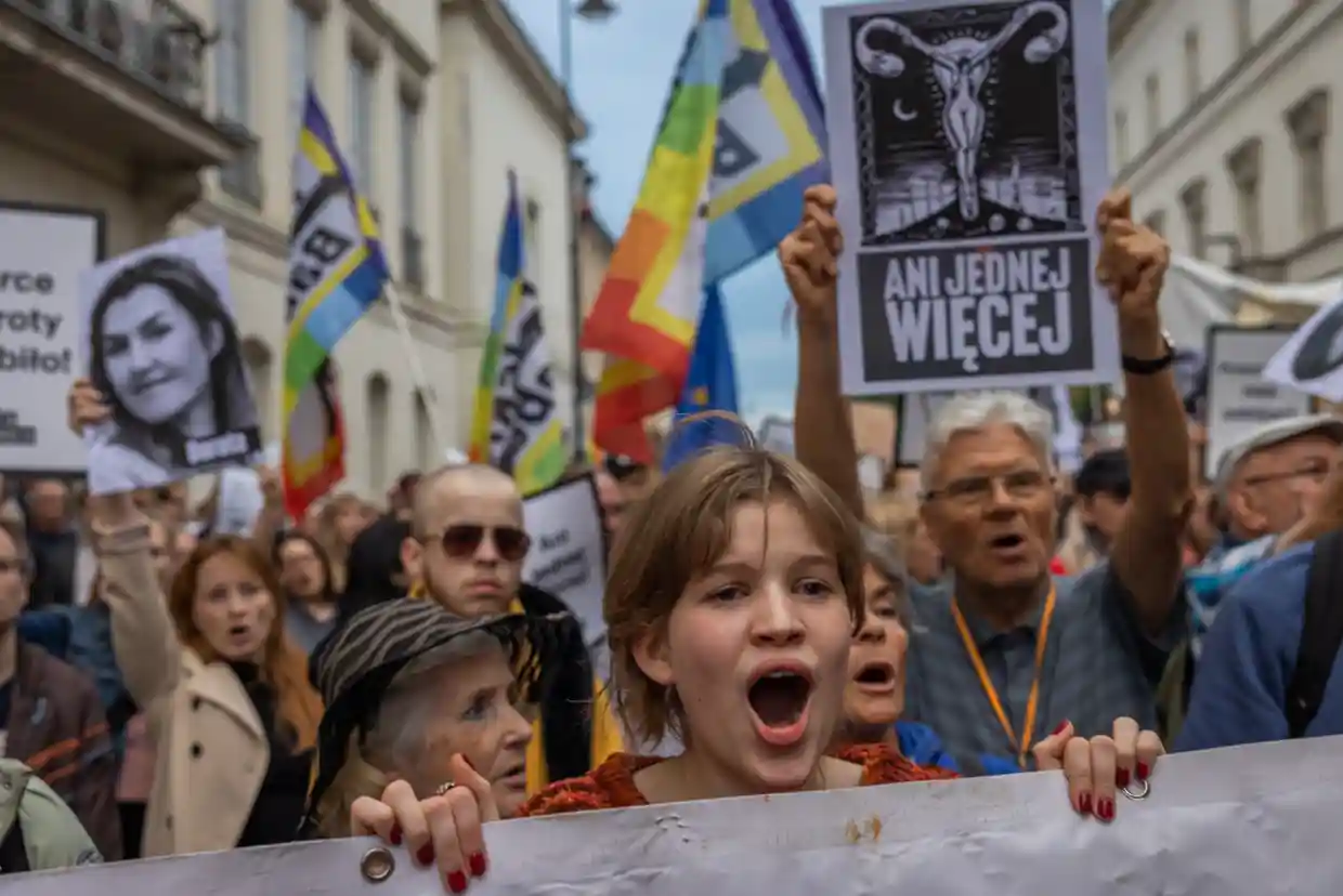 Poland Votes to Ease Abortion Ban Amid Veto Threat