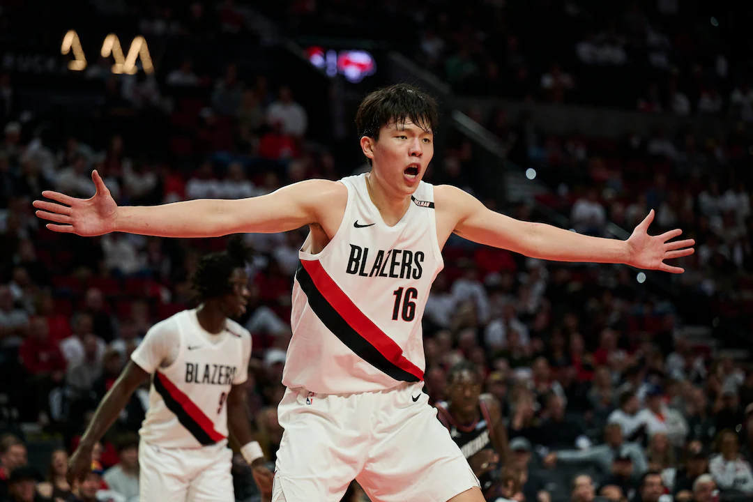 Damian Lillard Scores 25 as Blazers Crush Suns 124-83