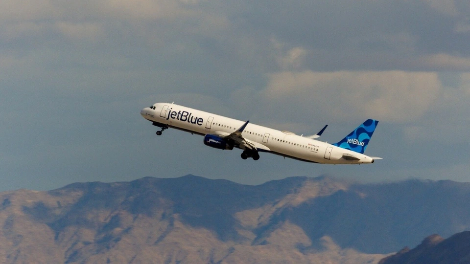 JetBlue Creditors Hire Advisers as Bonds and Shares Sink