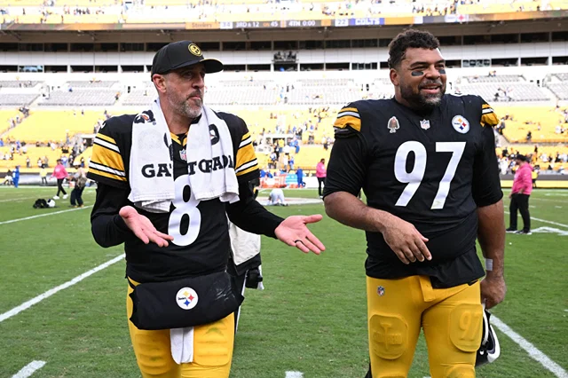 Aaron Rodgers Outruns Saints RBs as NFL Fans React