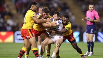 England Beat PNG 34-12 but Semi-Final Hopes Fade England Beat PNG 34-12 but Semi-Final Hopes Fade