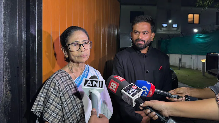 Mamata Banerjee Meets CJP Activist Ahead of Delhi Rally